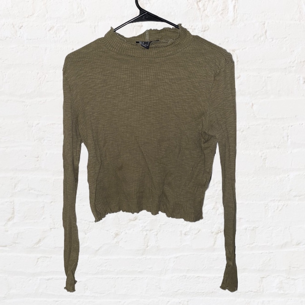 COPY - Forever 21 Turtle neck crop top with lettuce edge